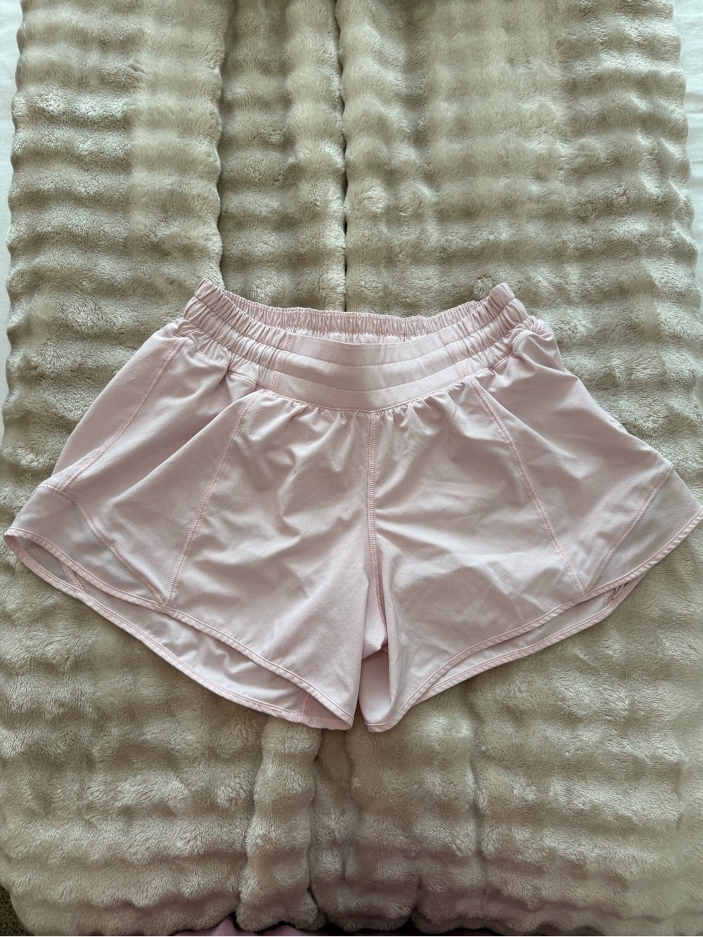 lululemon athletica Hotty hot shorts size - Strawberry Milkshake